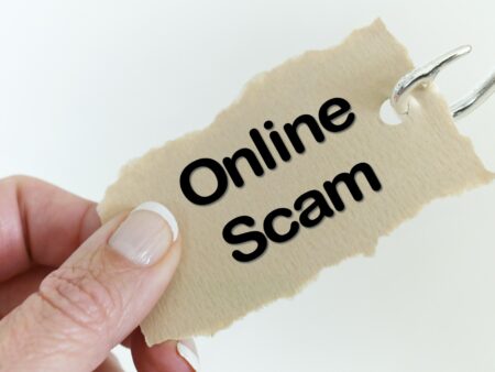 Love in the Digital Age : A Guide to Avoiding Romance Scams